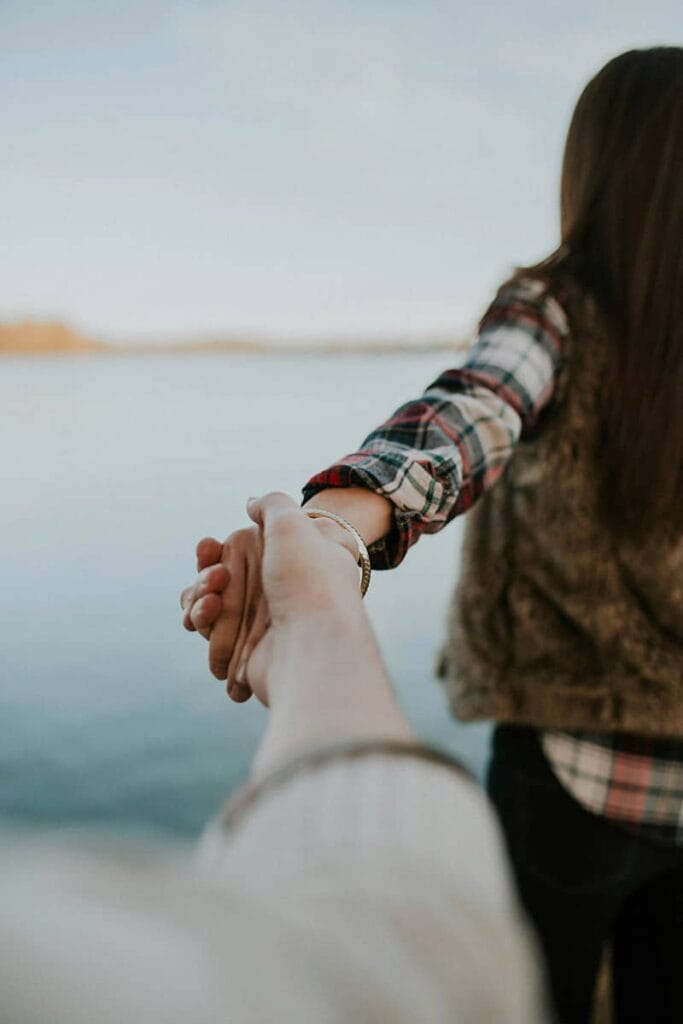 Συντροφική σχέση και Σχήματα εξουσίας